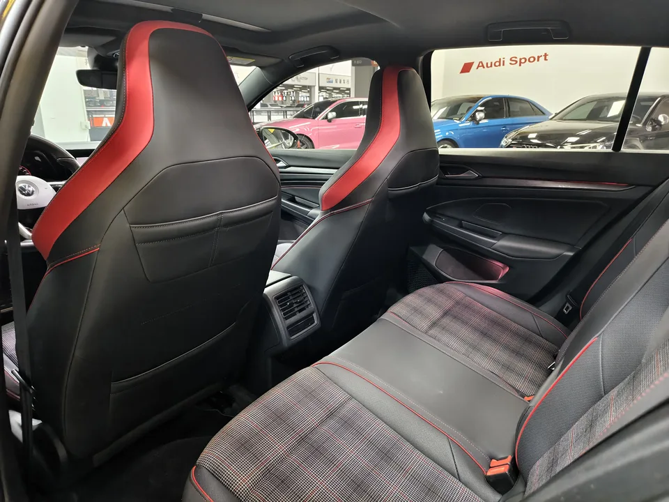 Volkswagen GOLF GTI 380TSI DSG GTI 2023 — миниатюра 3