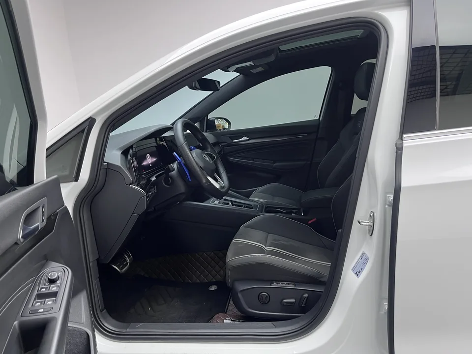 Volkswagen Golf facelift 280TSI DSG R-Line Lite 2024 — миниатюра 5