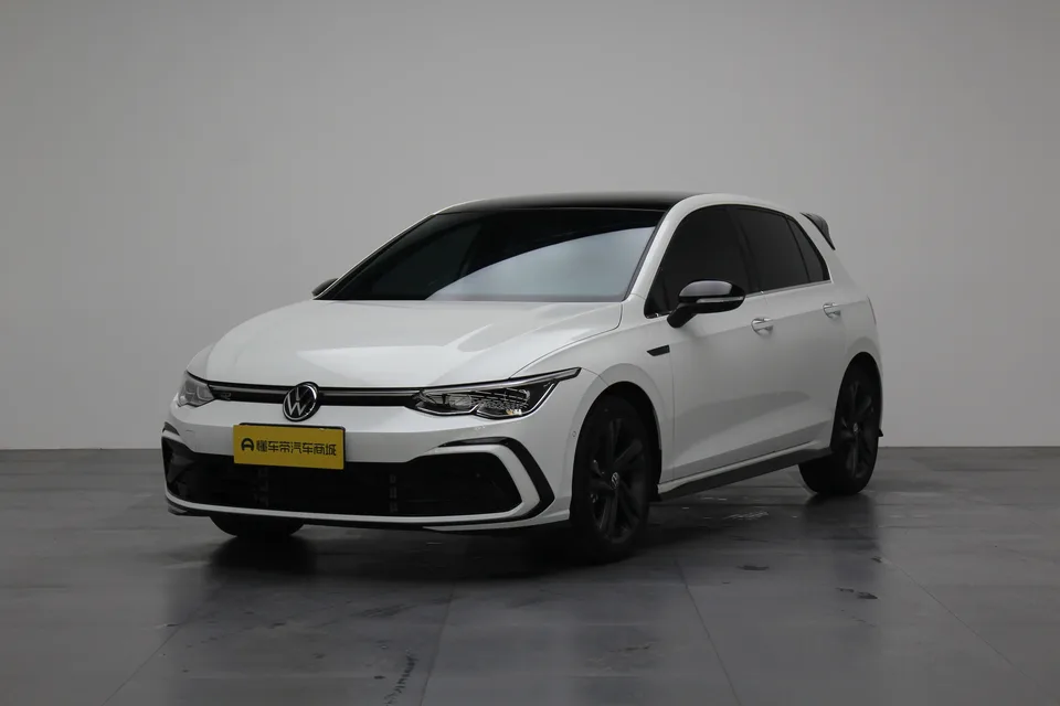 Volkswagen Golf facelift 280TSI DSG R-Line Lite 2024 — фото 1, купить с доставкой в Москву