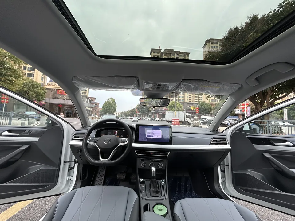 Volkswagen Lavida Lavida 2026 1.5L Automatic Starry Sky 5 Million Edition 2026 — thumbnail 3