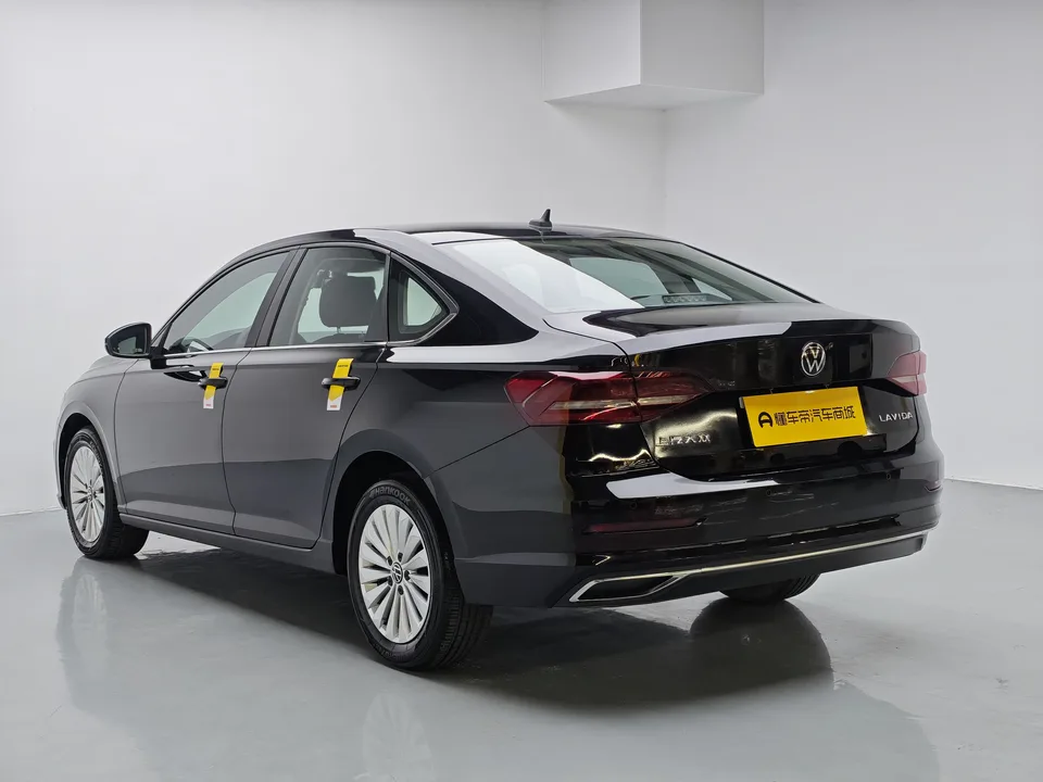 Volkswagen Lavida Lavida 2021 1.5L Automatic Comfort Edition 2022 — миниатюра 2