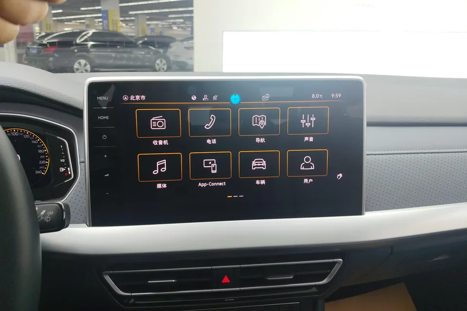 Volkswagen Lavida facelift 1.5L automatic starry sky 5 million version 2023 — миниатюра 4