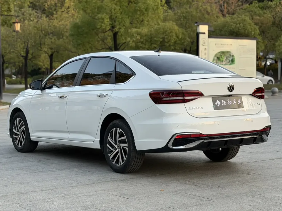 Volkswagen Lavida Lavida 2024 300TSI DSG Starry Sky Leading Edition 2025 — миниатюра 2