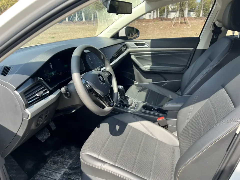 Volkswagen Lavida Lavida 2022 1.5L Automatic Comfort Edition 2022 — миниатюра 3