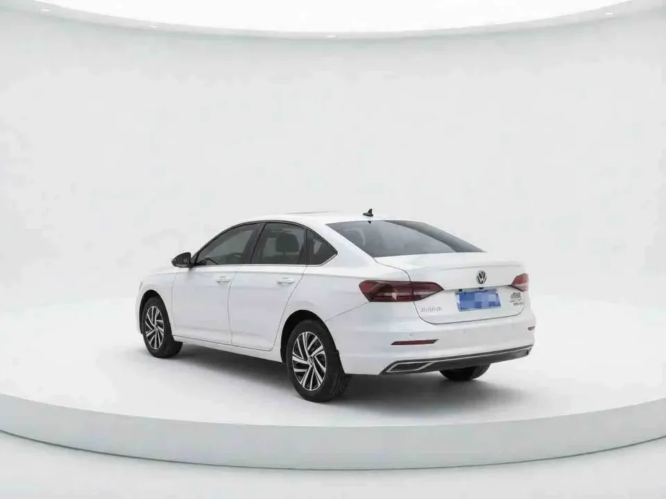 Volkswagen Lavida Lavida 2022 1.5L Automatic Vision Edition 2022 — миниатюра 3
