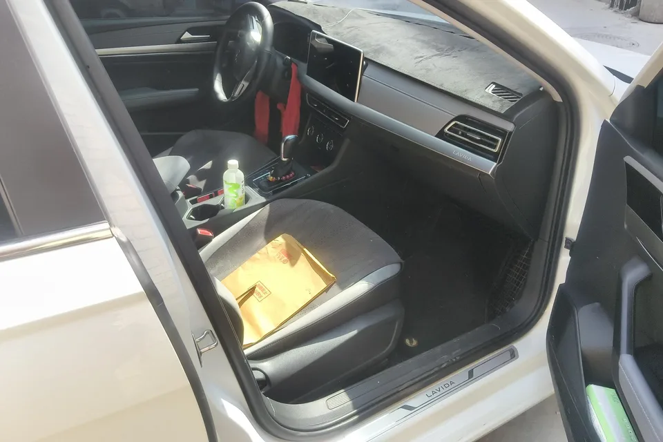 Volkswagen Lavida Lavida 2023 280TSI DSG Full Edition 2022 — миниатюра 3
