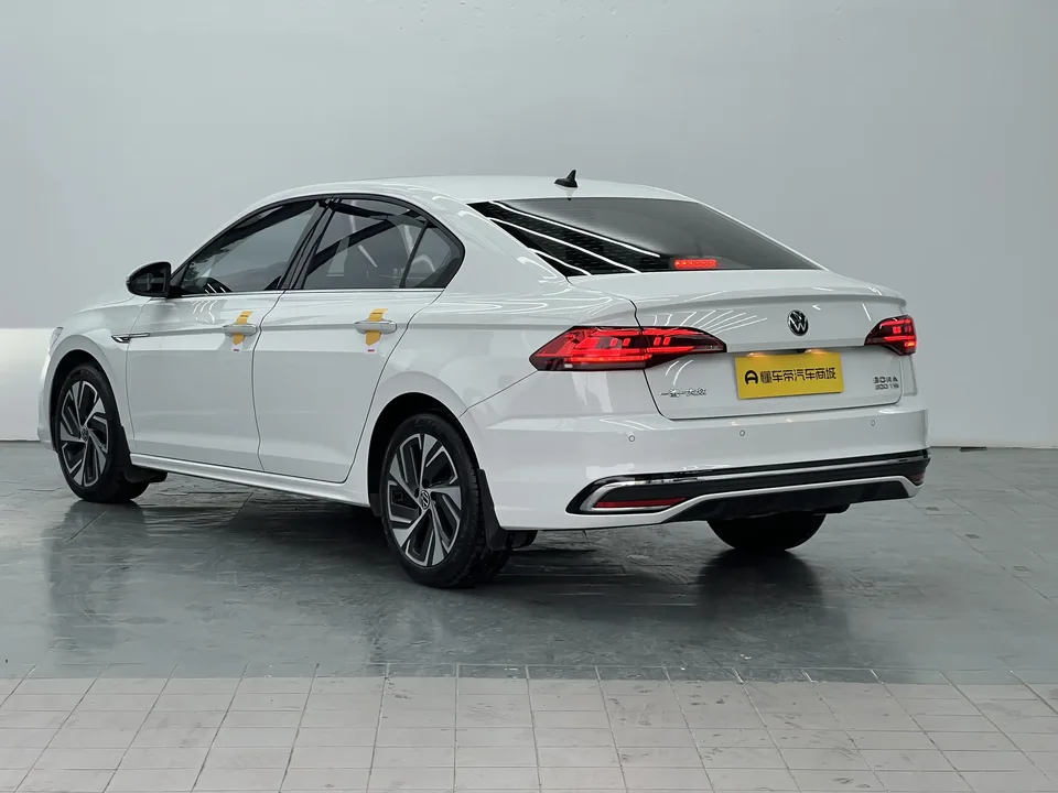 Volkswagen Bora 300TSI DSG Premium Edition 2023 — миниатюра 2