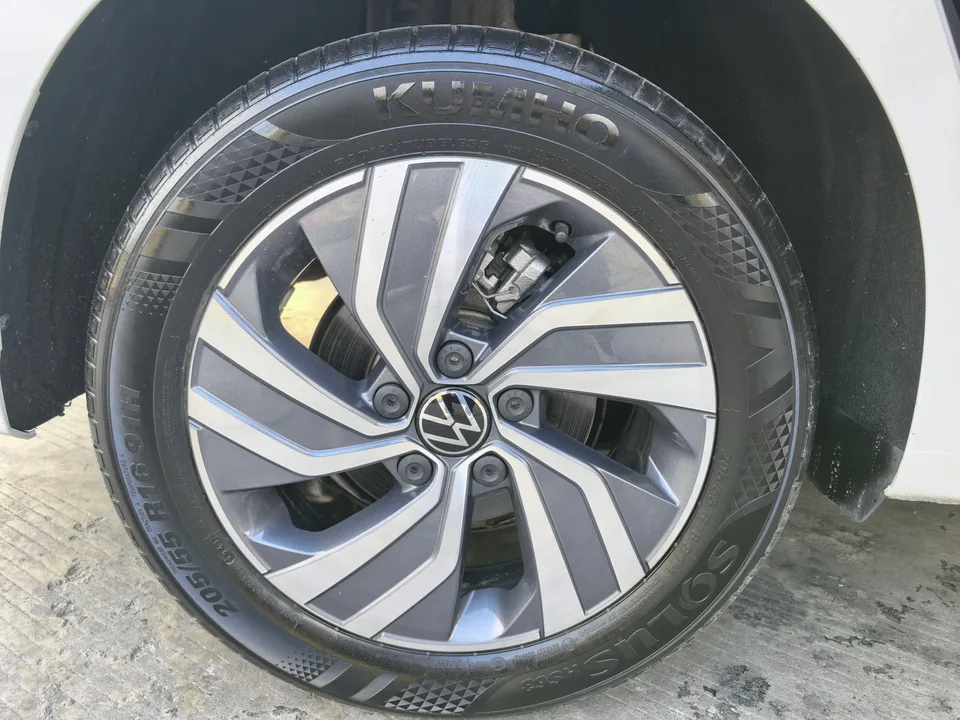 Volkswagen Bora 200TSI DSG Joy Edition 2024 — миниатюра 3