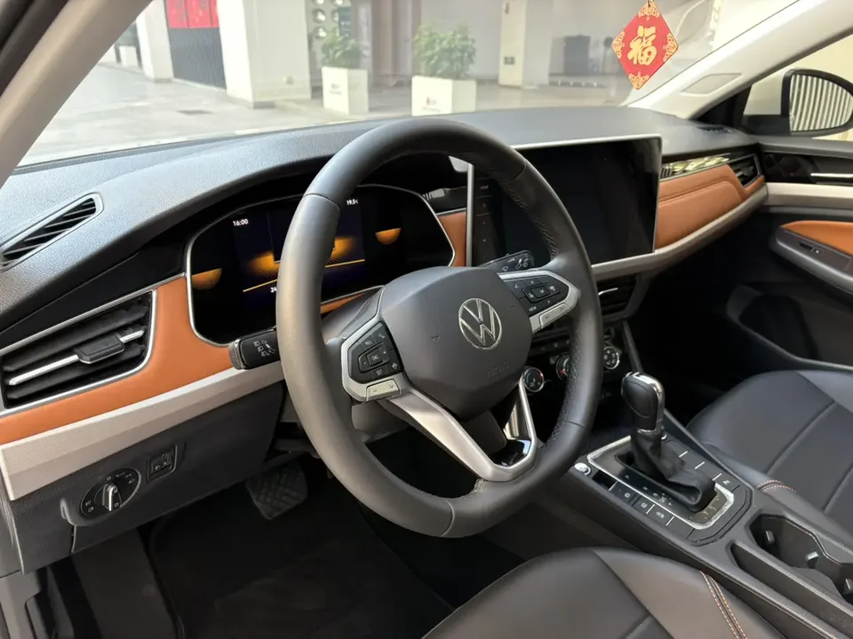 Volkswagen Bora 200TSI DSG Joy Edition 2024 — миниатюра 3