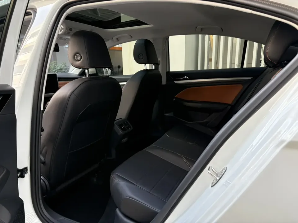 Volkswagen Bora 200TSI DSG Joy Edition 2024 — миниатюра 4
