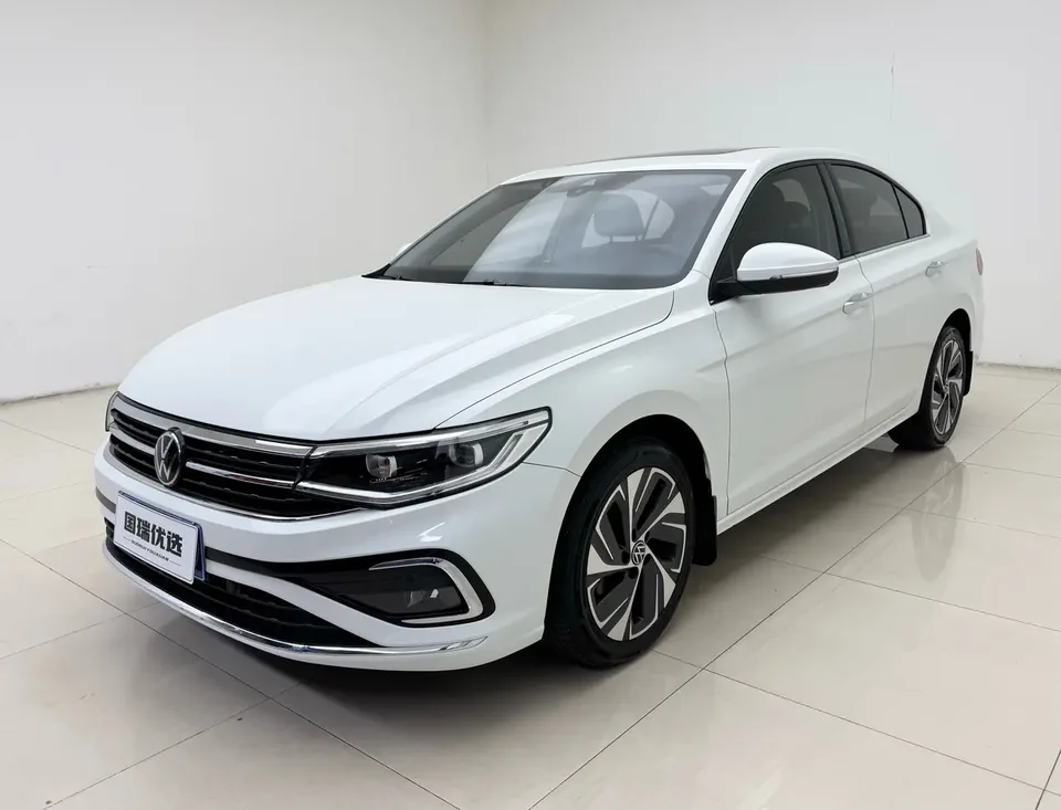 Volkswagen Bora Bora 2023 200TSI DSG Intelligent Driving PRO Edition 2022 — photo 1, buy with delivery to Moscow