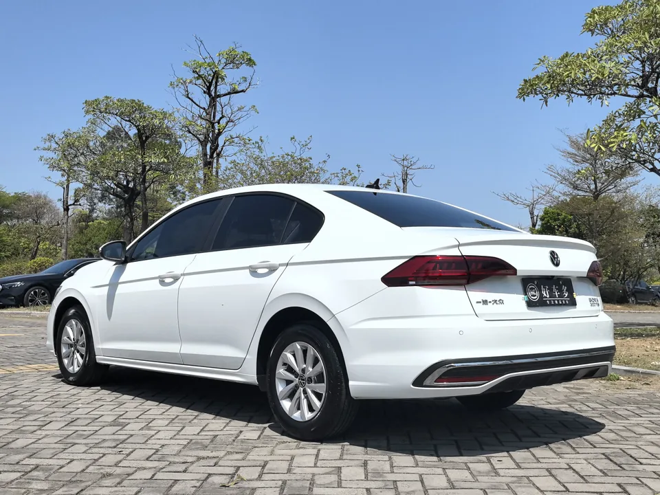 Volkswagen Bora Bora 2023 200TSI DSG Free Travel Edition 2024 — thumbnail 2