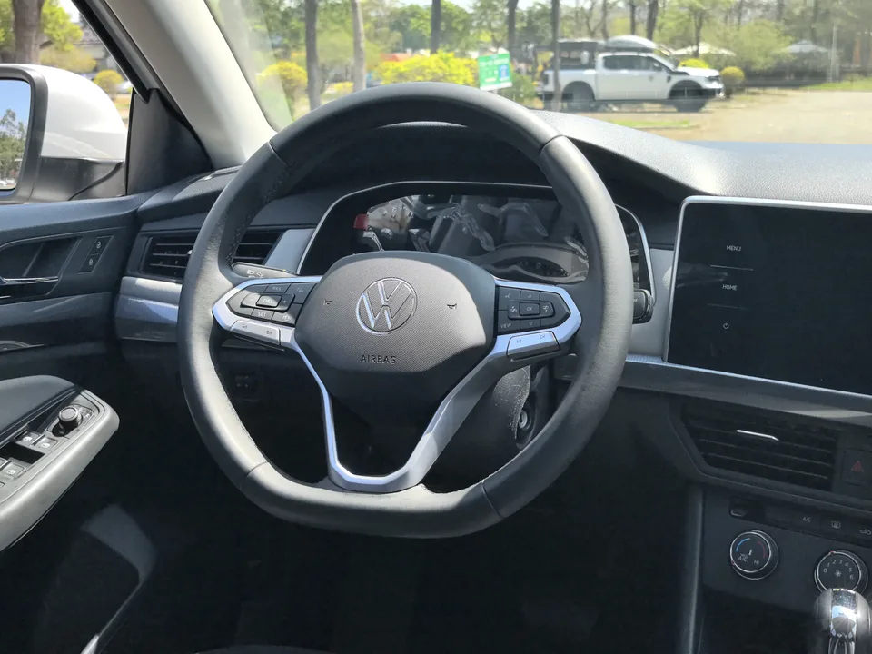 Volkswagen Bora Bora 2023 200TSI DSG Free Travel Edition 2024 — thumbnail 4