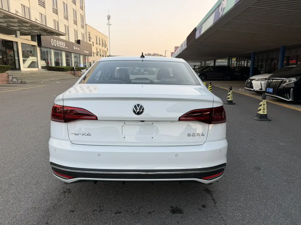 Volkswagen Bora Bora 2025 200TSI DSG Joyride Navigation Edition 2026 — миниатюра 2