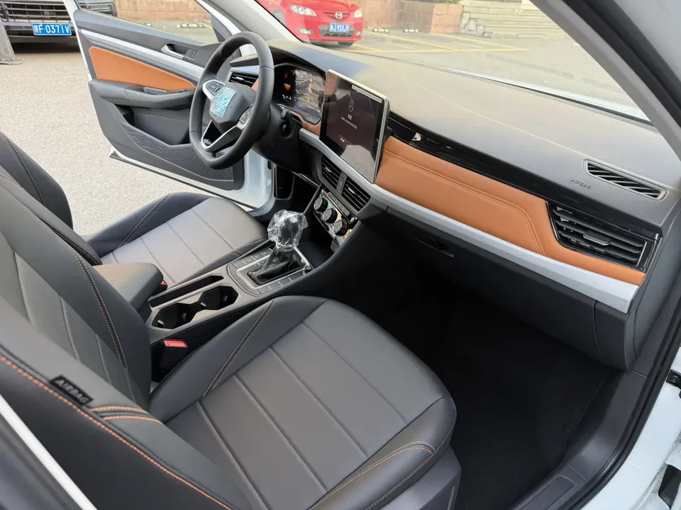 Volkswagen Bora Bora 2025 200TSI DSG Joyride Navigation Edition 2026 — миниатюра 3