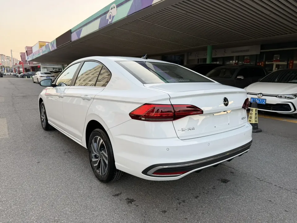 Volkswagen Bora Bora 2025 200TSI DSG Joyride Navigation Edition 2026 — миниатюра 4