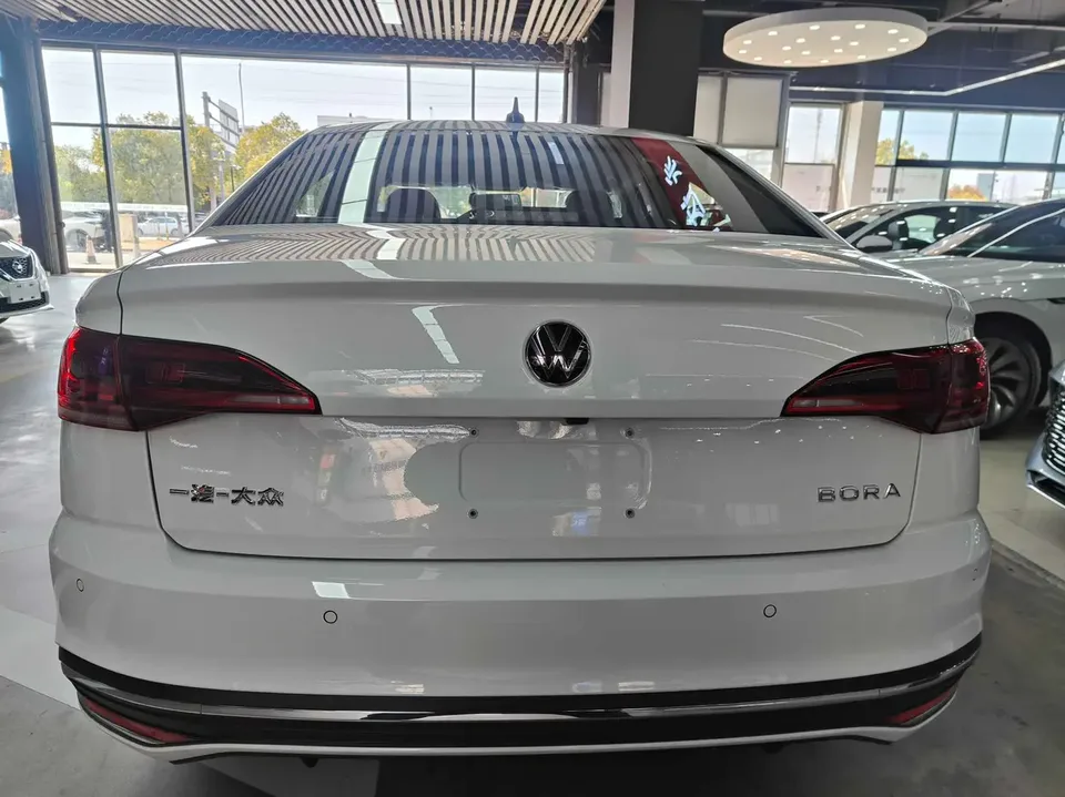 Volkswagen Bora 2026 Volkswagen Bora 200TSI DSG Joyful Navigation Edition 2026 — миниатюра 2