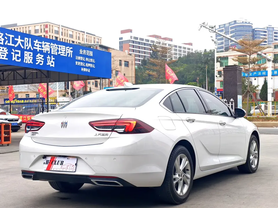 Buick Majesty Regal 2024 25T Super Edition 2024 — миниатюра 2
