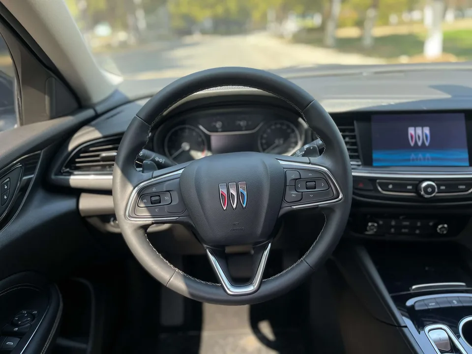 Buick Majesty Regal 2024 25T Super Edition 2024 — миниатюра 4