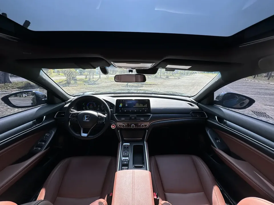 Honda Inspire 2022 Insignia Hybrid 2.0L Net Smart Edition 2023 — миниатюра 4