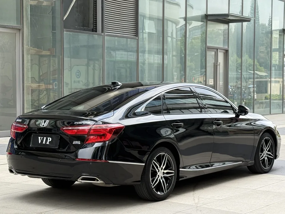 Honda Inspire 2022 Insignia 260TURBO Fine Edition 2023 — миниатюра 3