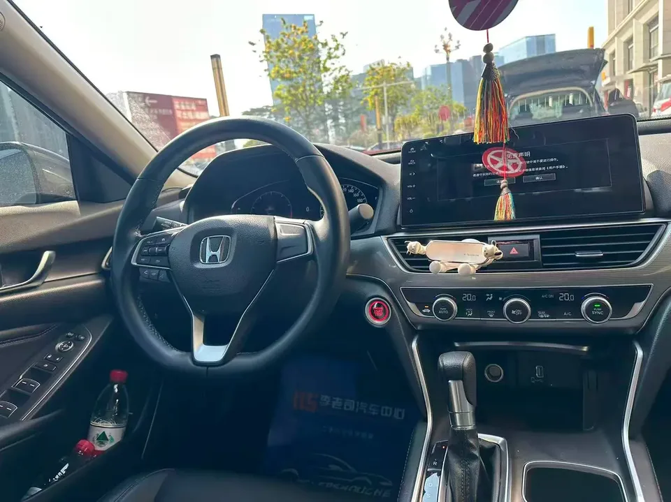 Honda Accord Accord 2022 260TURBO Deluxe Edition 2022 — миниатюра 5