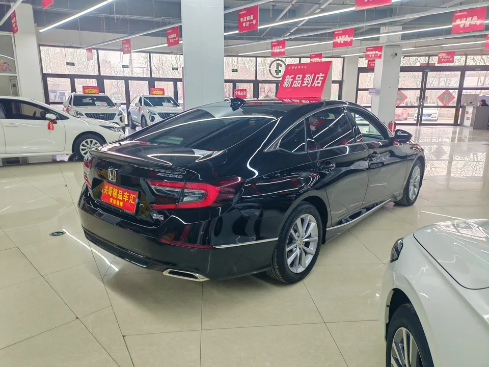 Honda Accord Accord 2022 260TURBO Deluxe Edition 2022 — миниатюра 2