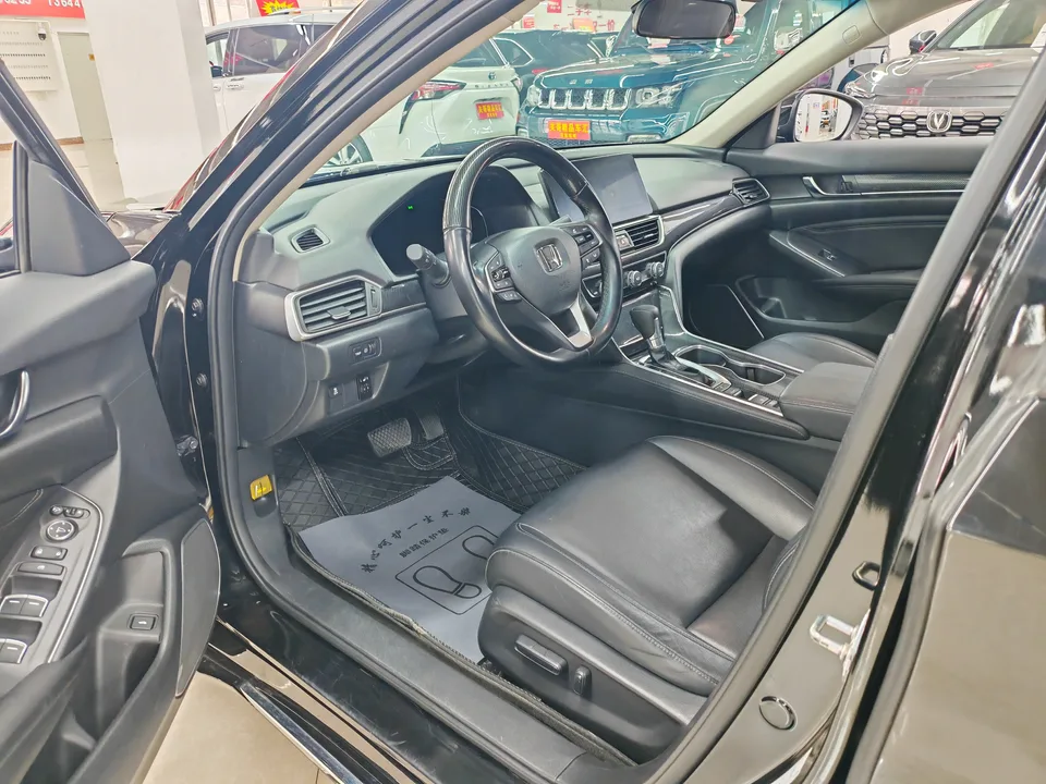 Honda Accord Accord 2022 260TURBO Deluxe Edition 2022 — миниатюра 4