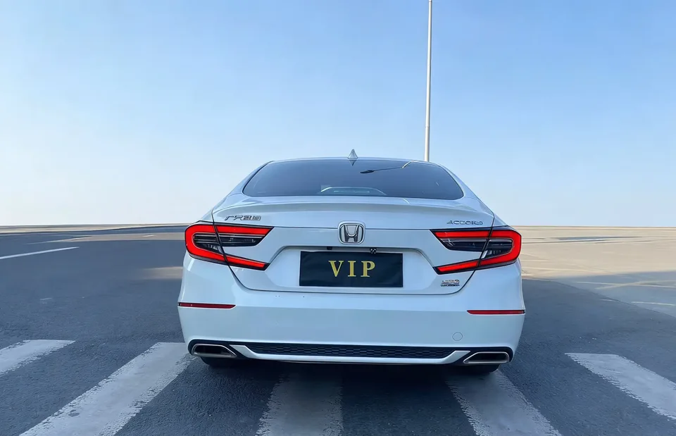 Honda Accord Accord 2022 260TURBO Deluxe Edition 2022 — миниатюра 2