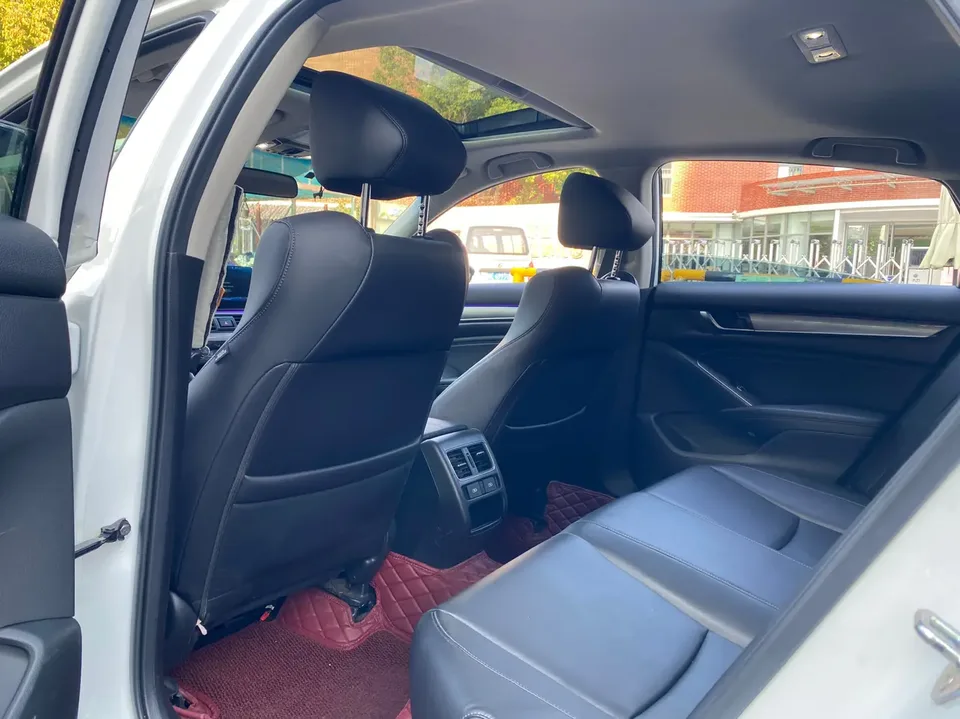 Honda Accord Accord 2022 260TURBO Deluxe Edition 2022 — миниатюра 3