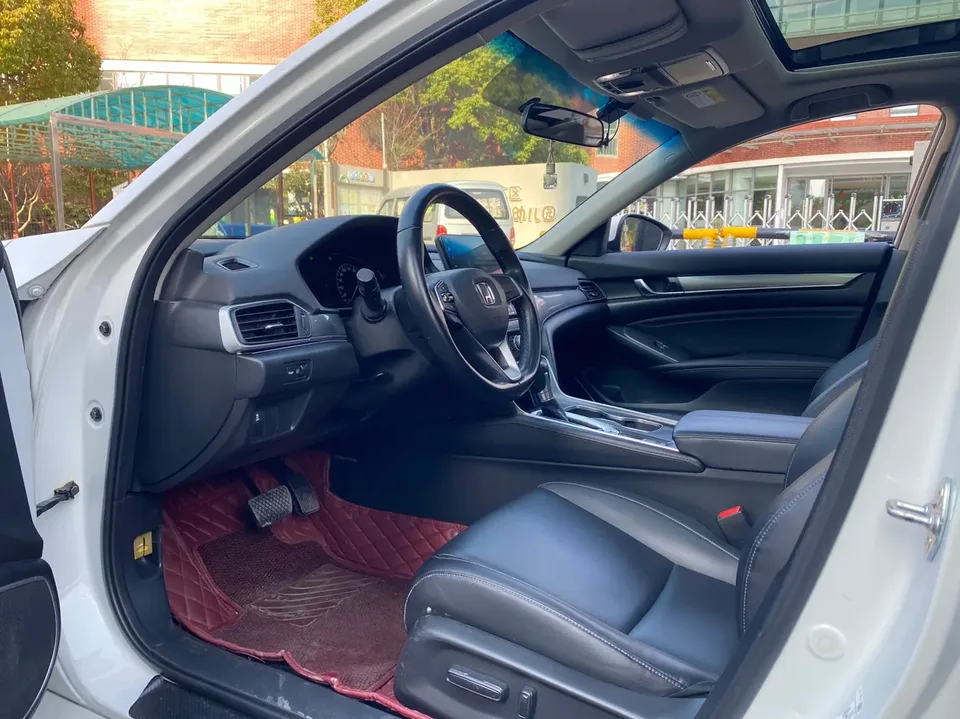 Honda Accord Accord 2022 260TURBO Deluxe Edition 2022 — миниатюра 5