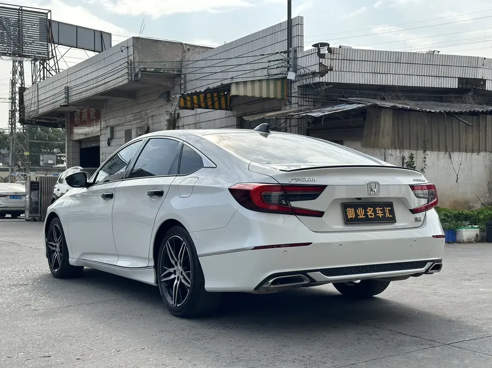Honda Accord 2022 Accord 260TURBO Fantasy Night Premium Edition 2023 — миниатюра 2