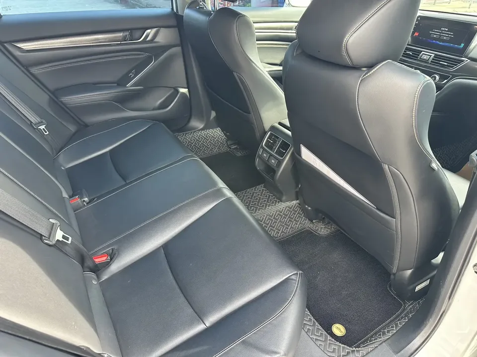 Honda Accord 2022 Accord 260TURBO Fantasy Night Premium Edition 2023 — миниатюра 3
