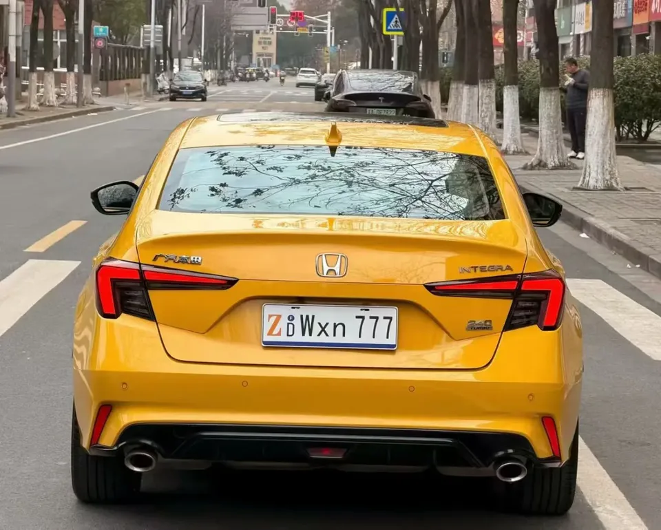 Honda Integra Stylish 2022 240TURBO CVT Exclusive Edition 2022 — миниатюра 2