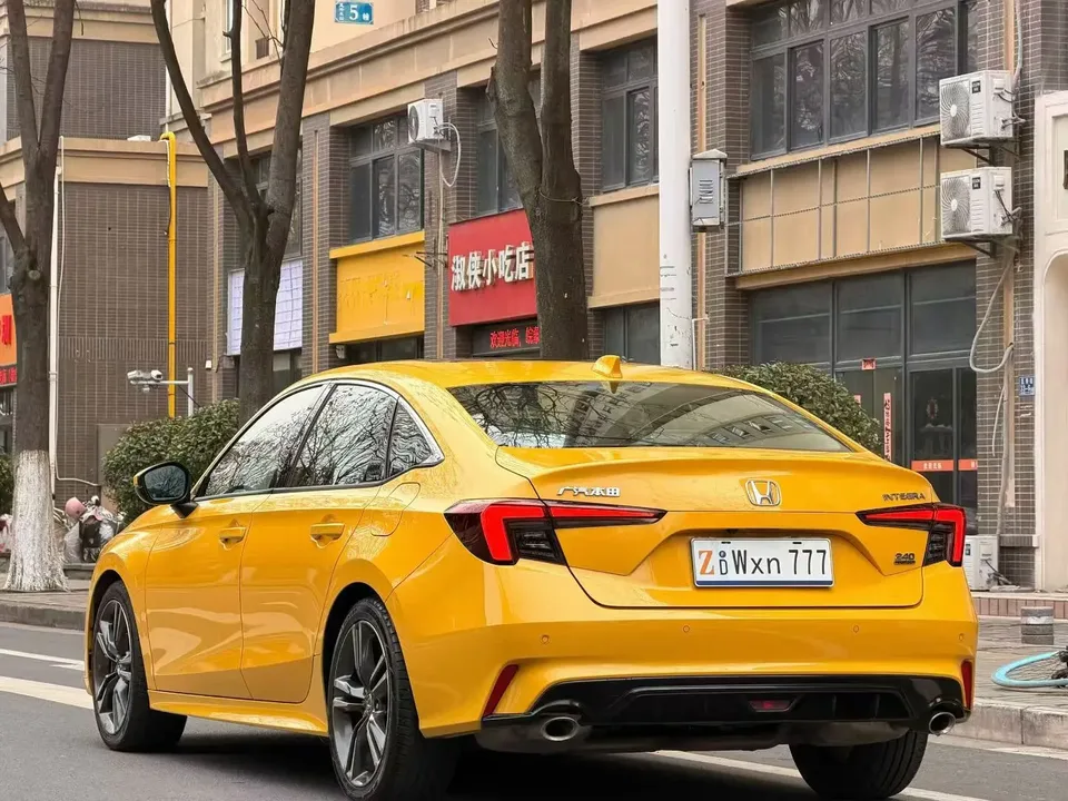 Honda Integra Stylish 2022 240TURBO CVT Exclusive Edition 2022 — миниатюра 4