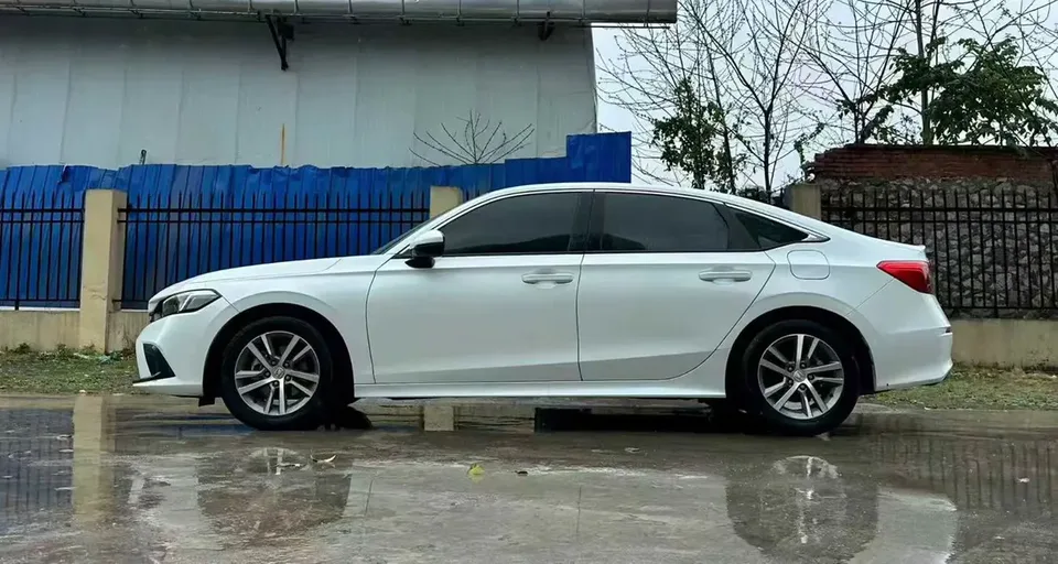Honda CIVIC 2022 Civic 240TURBO CVT Dynamic Edition 2022 — миниатюра 3