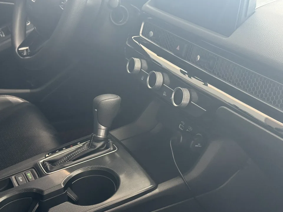 Honda CIVIC 2022 Civic 240TURBO CVT Dynamic Edition 2023 — миниатюра 5