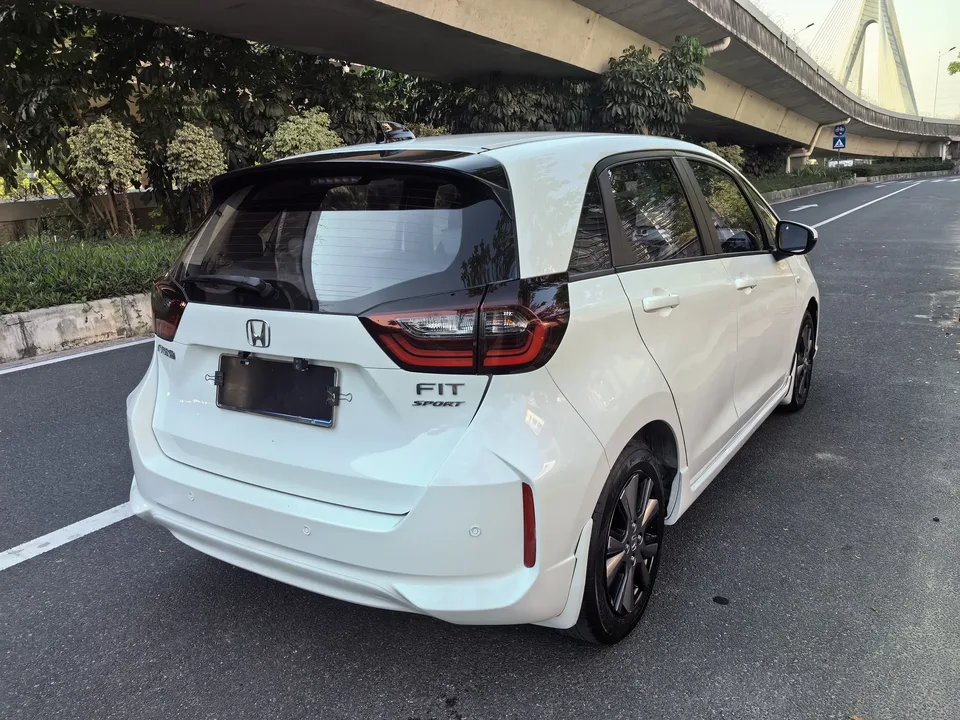 Honda FIT Fit 2022 1.5L CVT Trendy Sunroof Edition 2022 — thumbnail 2