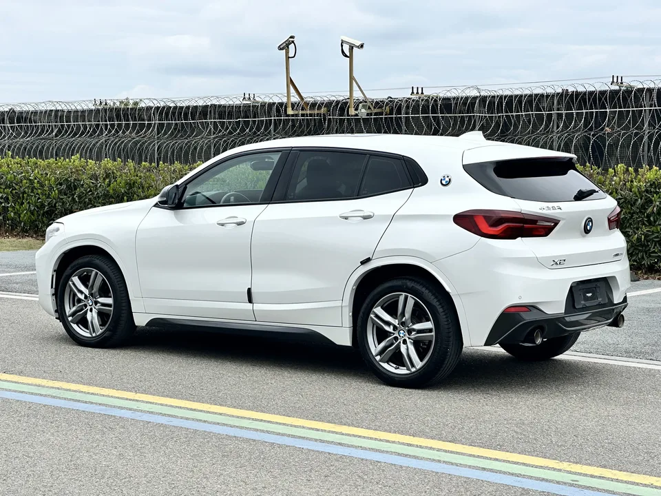 BMW X2 BMW X2 2023 sDrive25i M Sport Night Edition 2023 — миниатюра 2