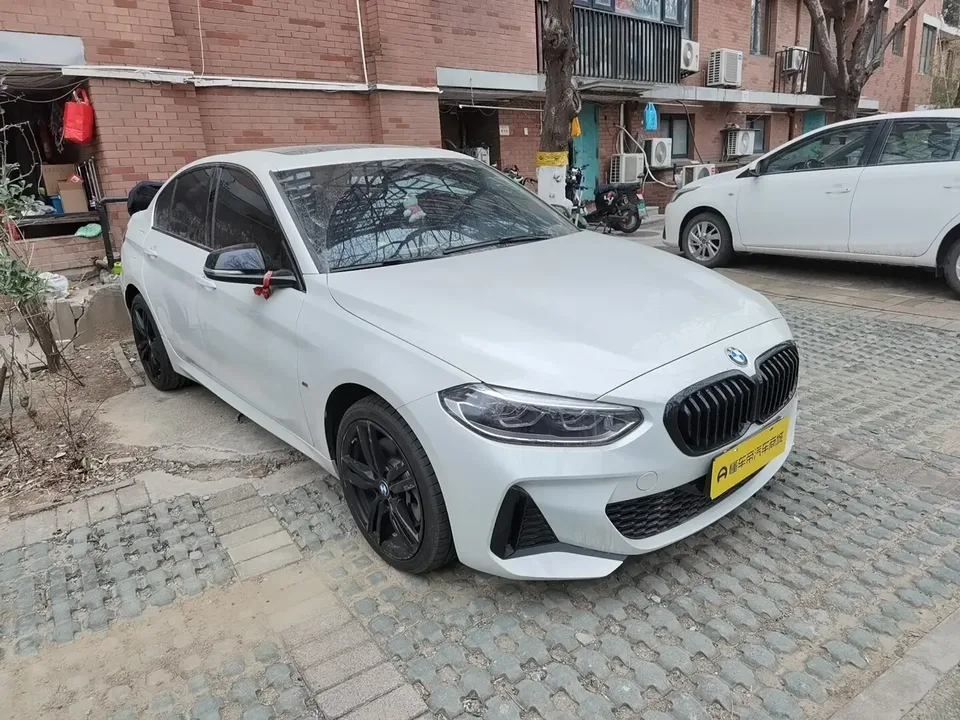 BMW 1 Series BMW 1 Series 2023 125i M Sport Night Edition 2023 — миниатюра 3