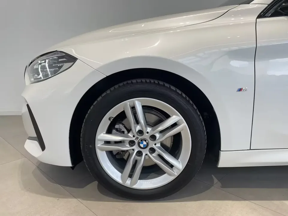 BMW 1 Series BMW 1 Series 2023 120i M Sport Night Edition 2023 — миниатюра 3