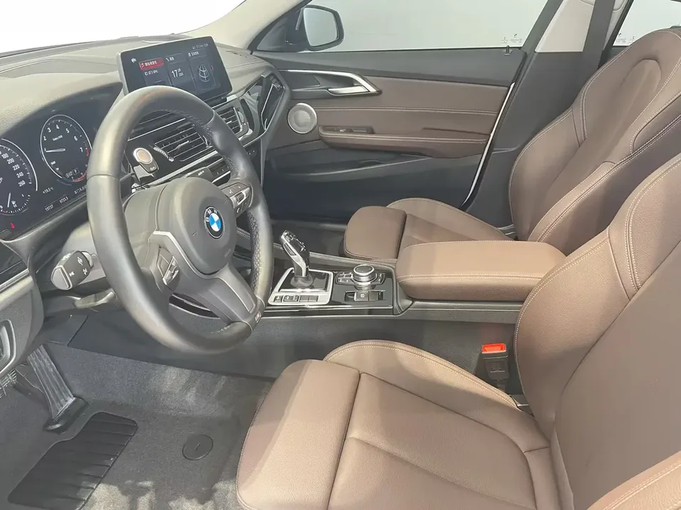 BMW 1 Series BMW 1 Series 2023 120i M Sport Night Edition 2023 — миниатюра 4