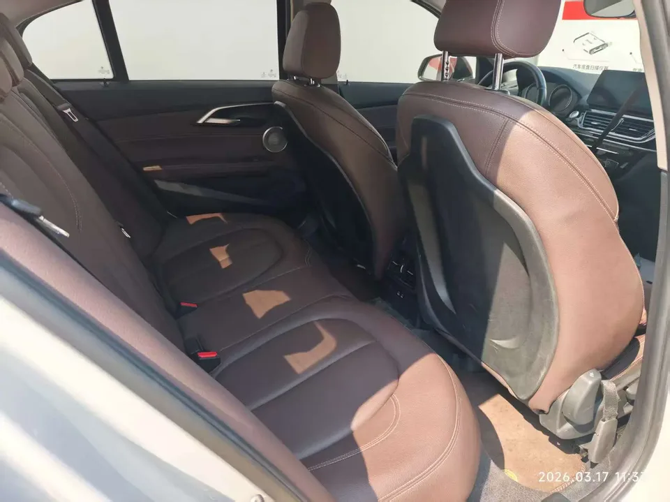 BMW 1 Series facelift 120i M Sport Night Edition 2023 — миниатюра 4