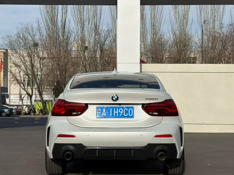 BMW 1 Series 1 Series 2023 BMW 1 Series 2023 120i M Sport Night Edition 2023 — thumbnail 2