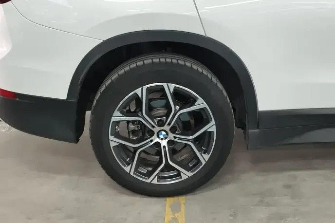BMW X1 X1 2021 facelift sDrive25Li Leading Edition 2023 — thumbnail 3