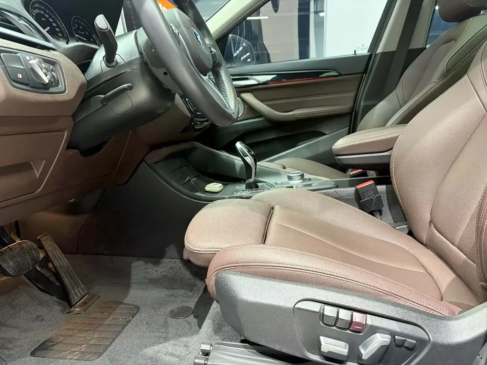BMW X1 BMW X1 2022 sDrive25Li Leading Edition 2023 — миниатюра 5