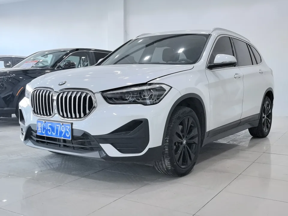 BMW X1 X1 2021 BMW X1 2021 sDrive20Li Fashion Edition 2022 — photo 1, buy with delivery to Moscow