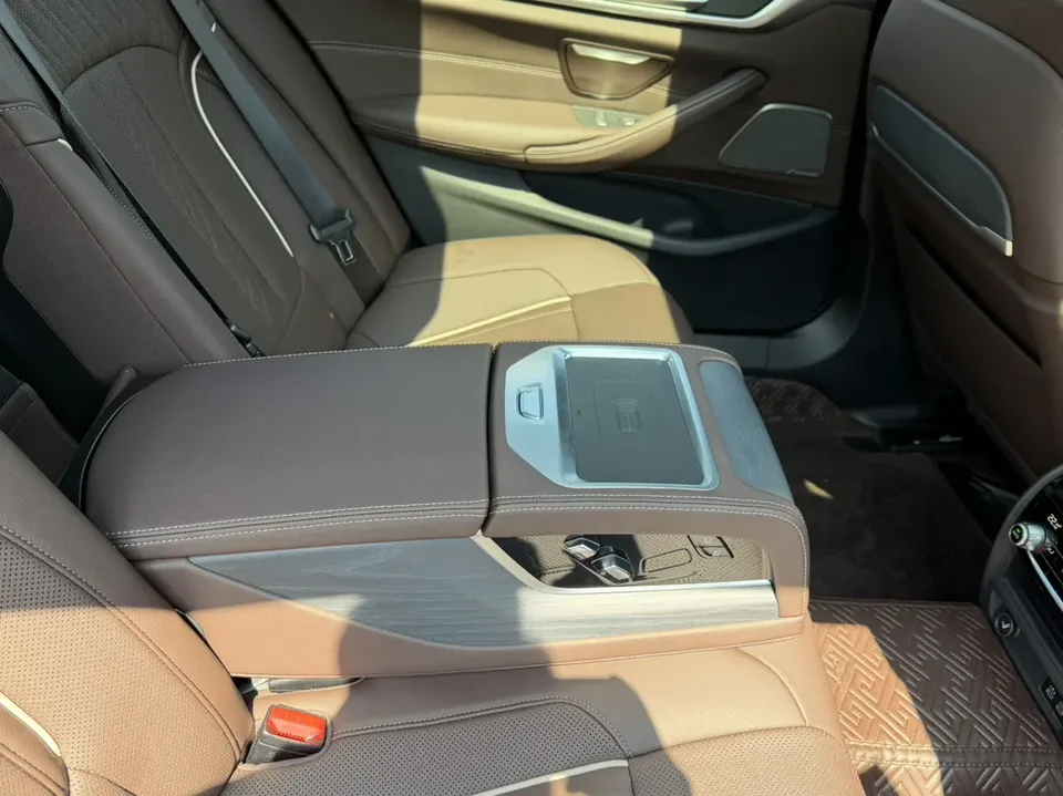 BMW 5 Series BMW 5 Series 2023 530Li Premium M Sport Package 2024 — thumbnail 4