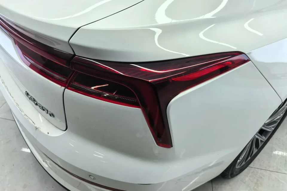 FAW Bestune B70 Bestune B70 2023 third generation 1.5T automatic enjoyment model 2023 — миниатюра 2