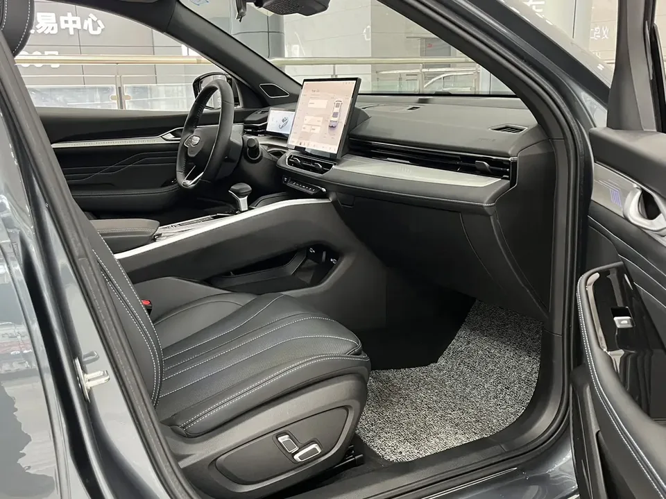 Geely Preface Xing Rui 2025 1.5T Dongfangyao Kunlun Edition 2025 — thumbnail 5